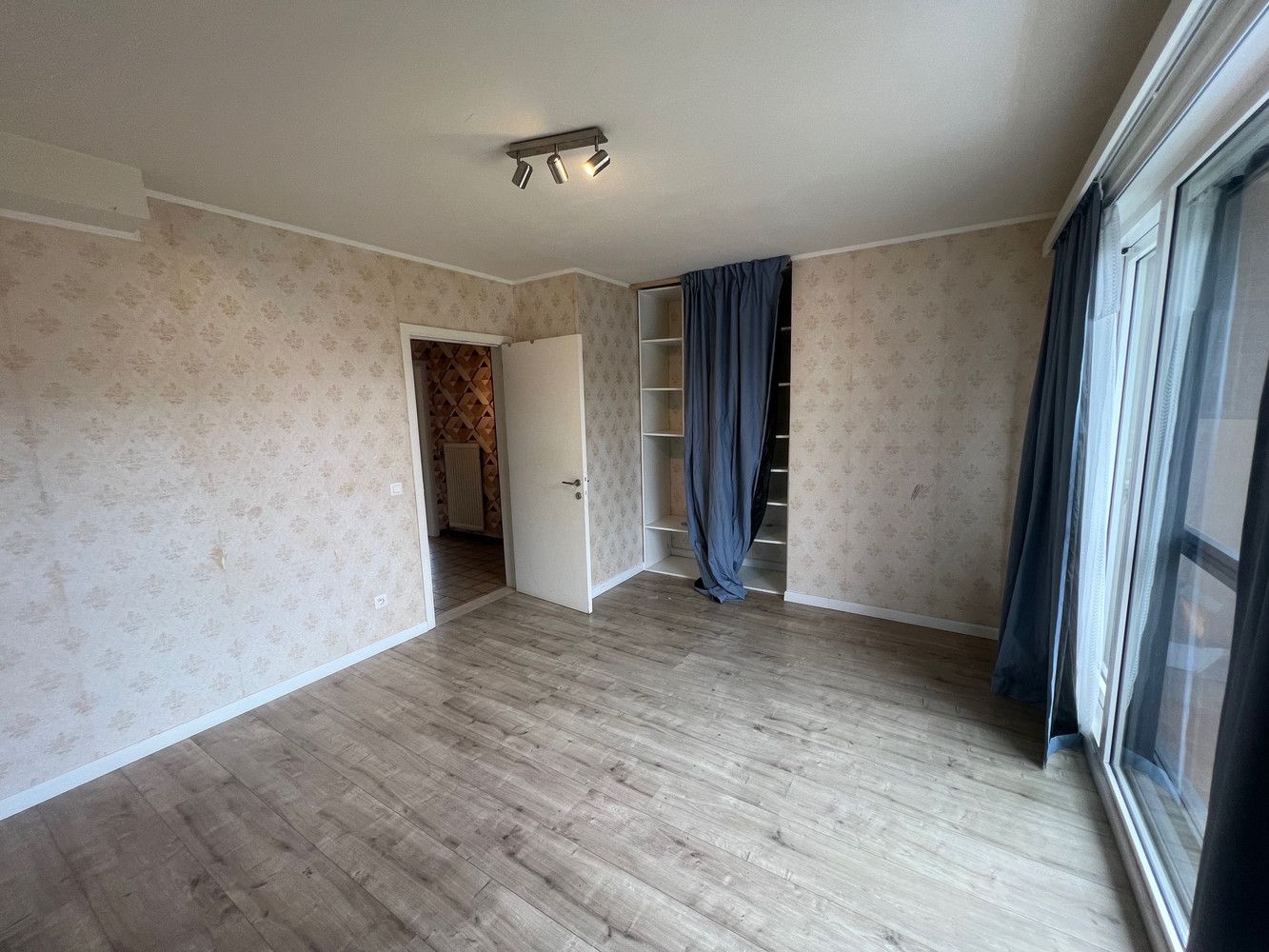 Twee slaapkamer appartement met ruime garage foto 11