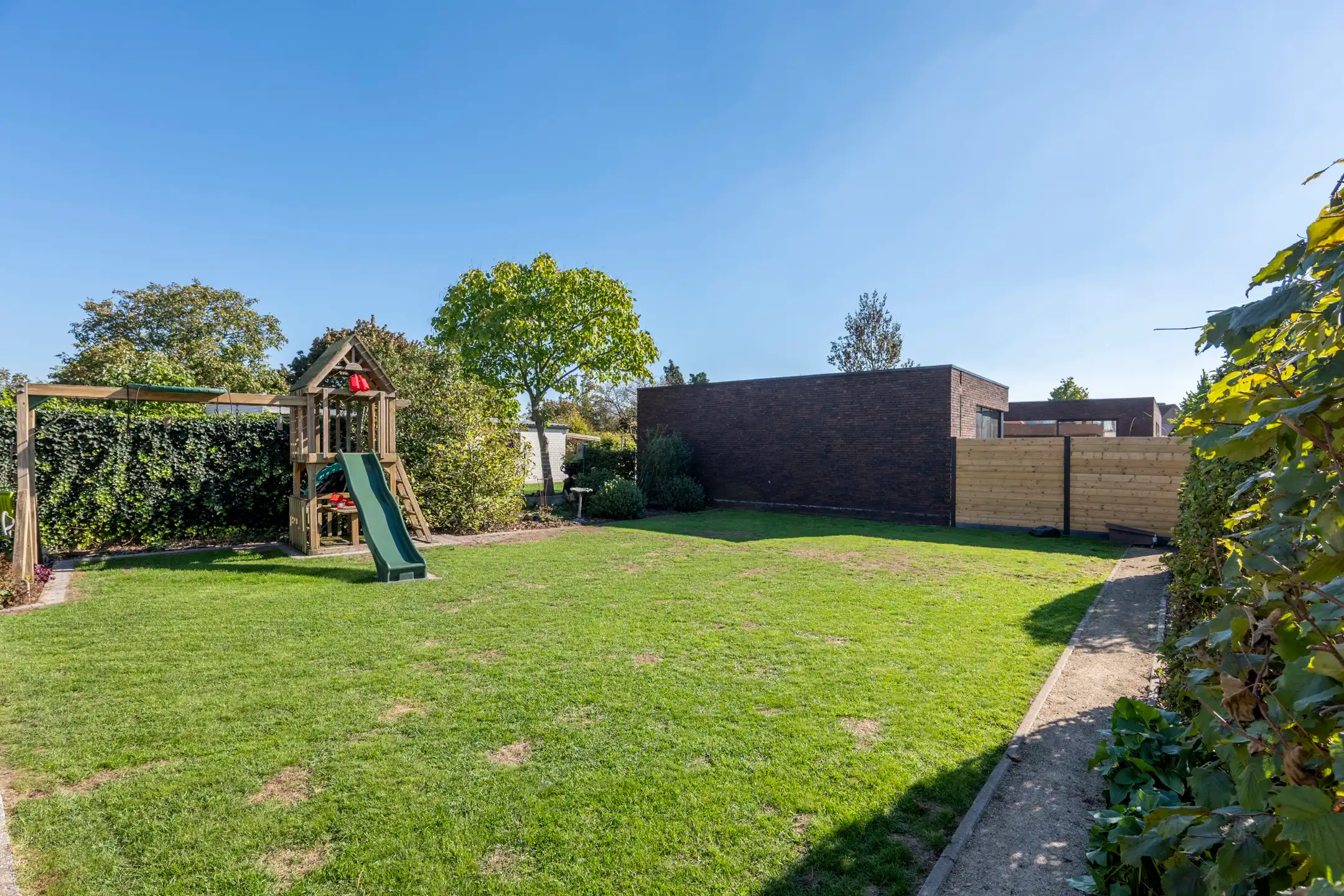 Goed onderhouden vrijstaande woning op 600 m² grond. foto 19
