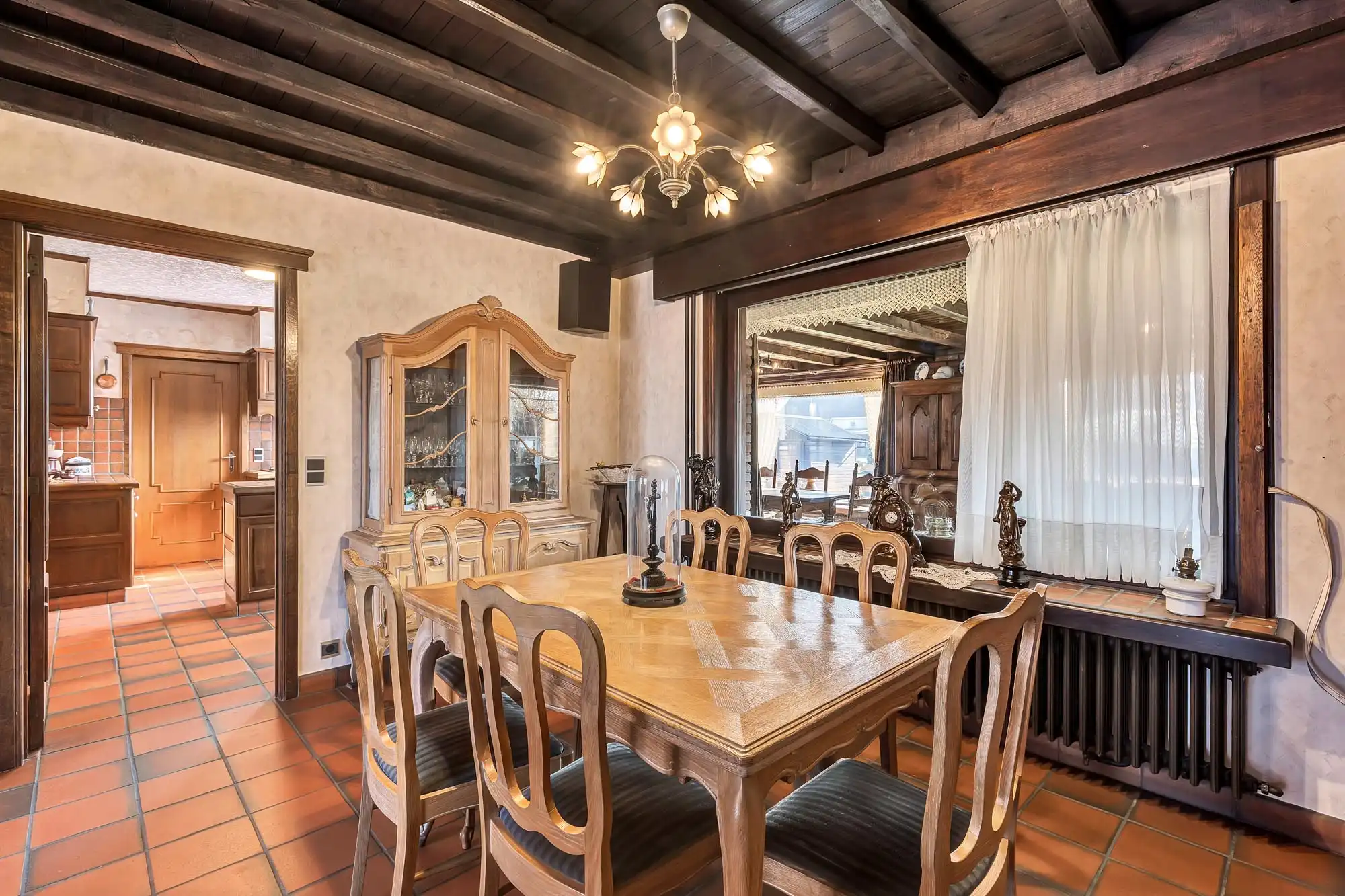 Ruime bungalow met 3 slaapkamers op perceel van 907 m² foto 6