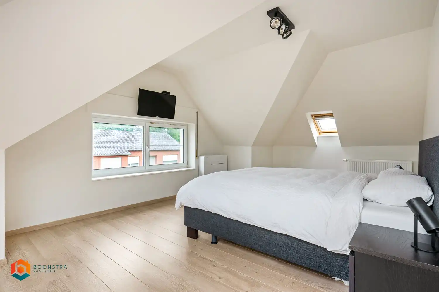 Instapklare woning met 3 slpkrs, garage en tuin te Keerbergen foto 15