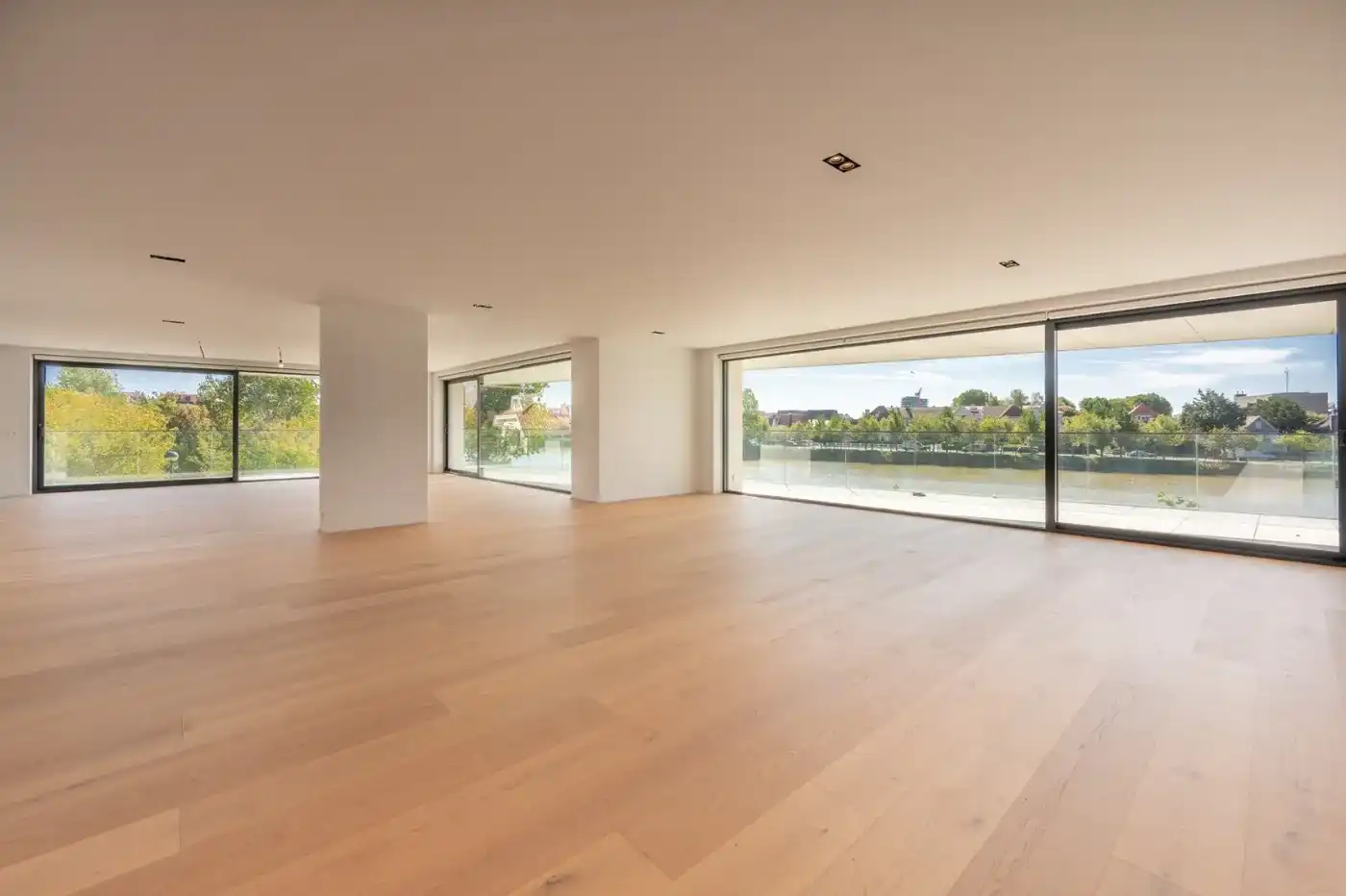 Uniek dubbel hoekappartement te koop in La Réserve  foto 2