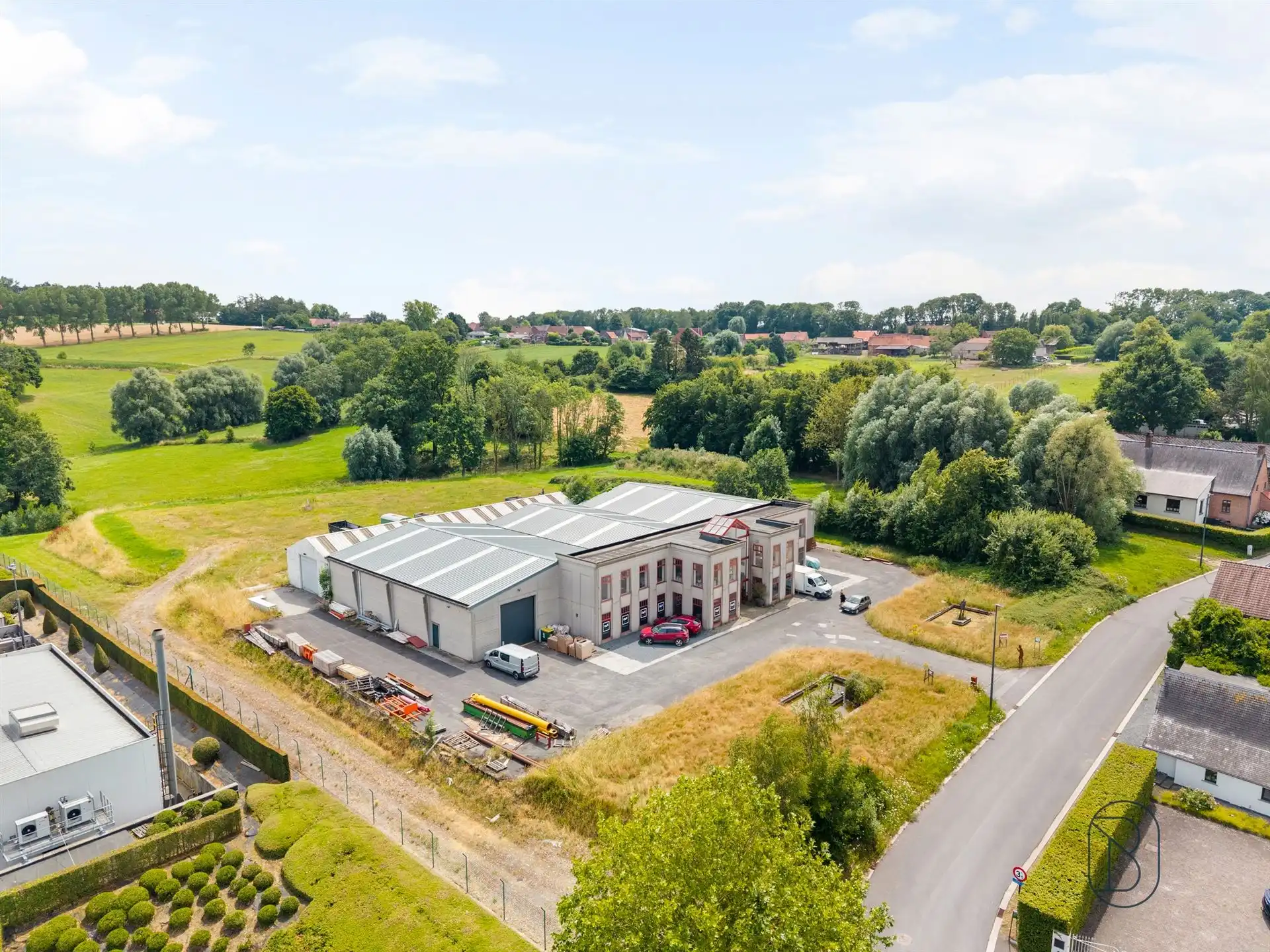Veelzijdig industriegebouw op toplocatie in Ronse. foto 3