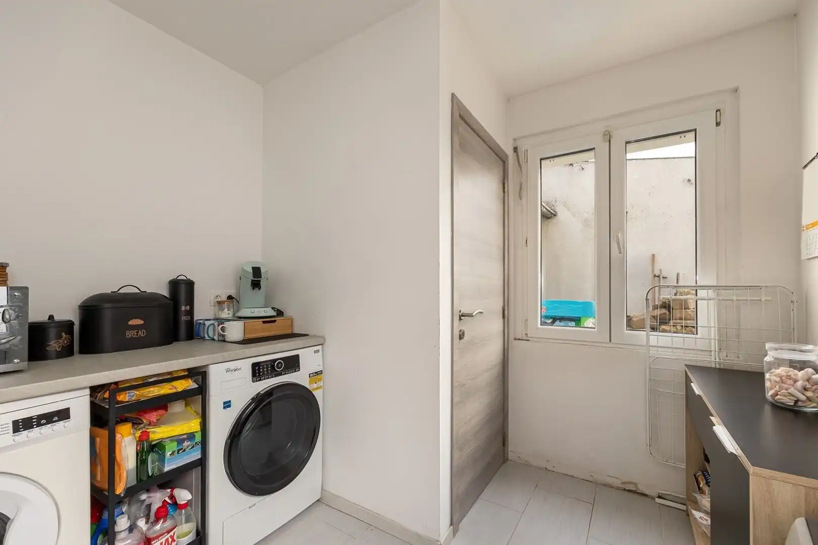 Woning met privé-staanplaats voor de deur foto 7