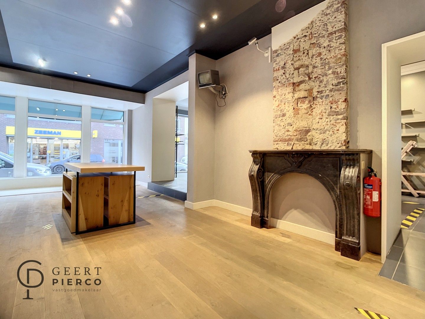 POP-UP HANDELSPAND foto {{pictureIndex}}