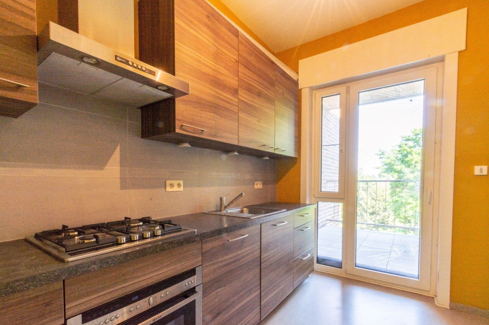 OPBRENGSTEIGENDOM MET 2 APP, GARAGE, TERASSEN & TUIN ! foto 8