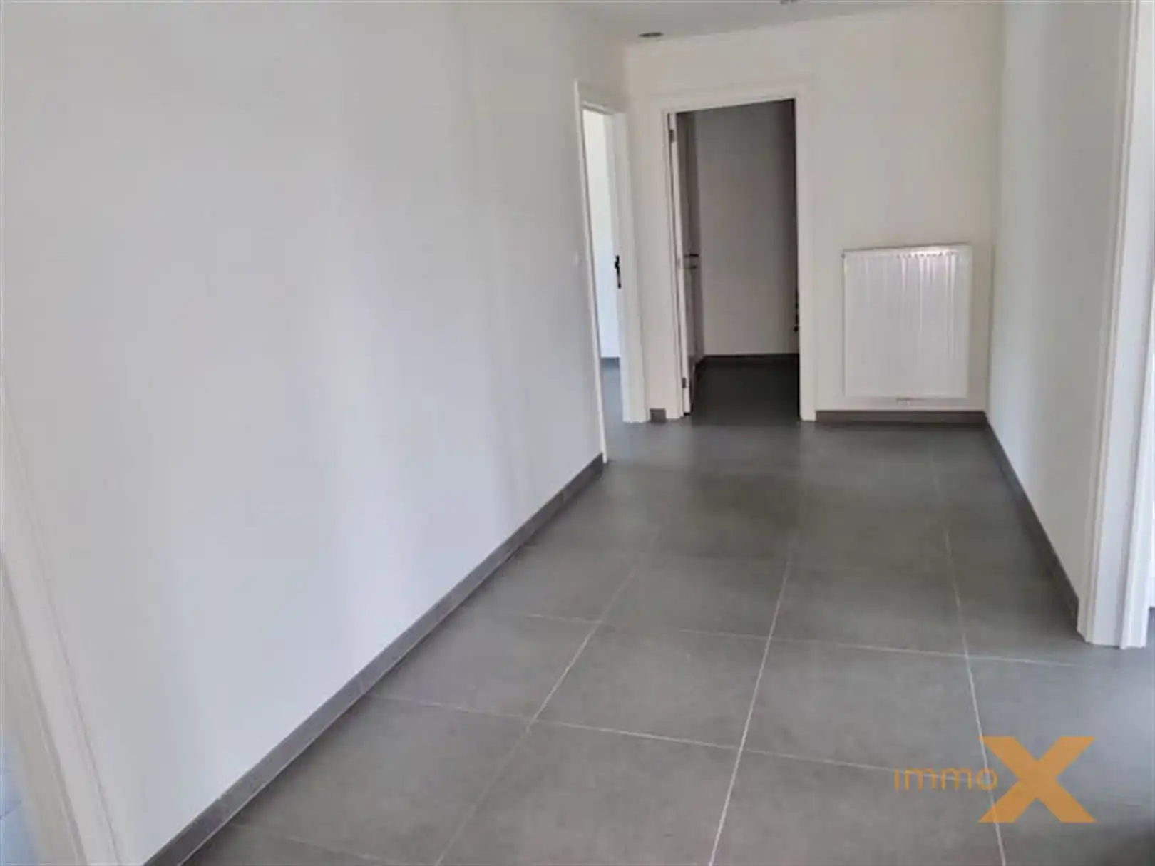Heel ruim gerenoveerd appartement met leuk terras foto 3