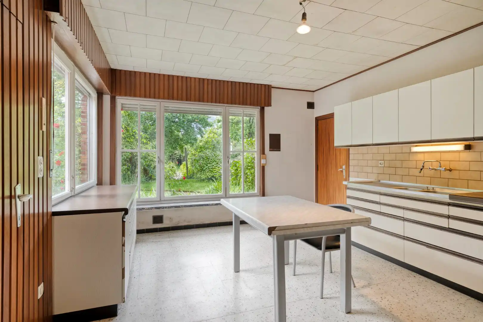 Te renoveren woning, rustig gelegen op een zonnig perceel van 767 m² te Olen-Centrum ! foto 10