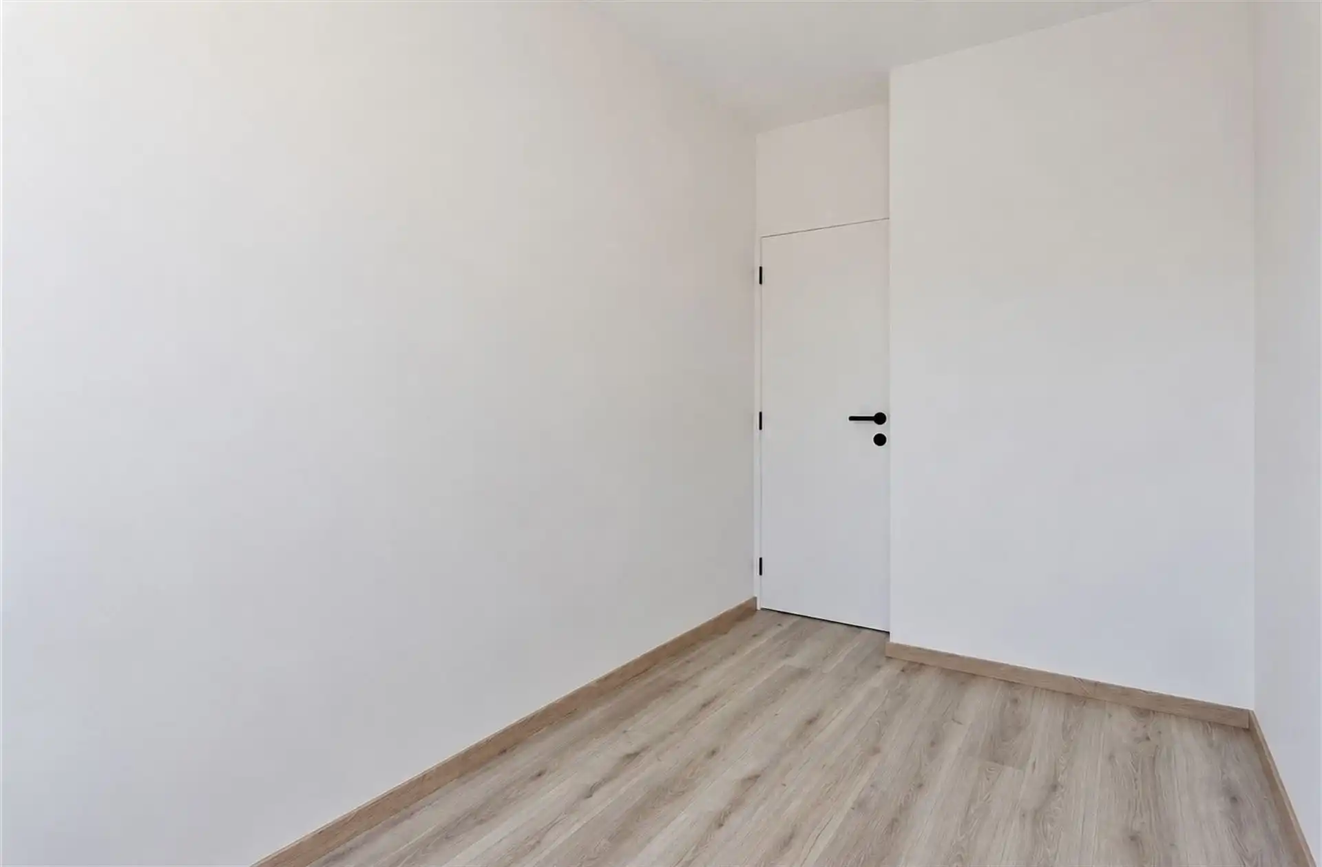 Instapklaar appartement met 2 slpks! foto 9