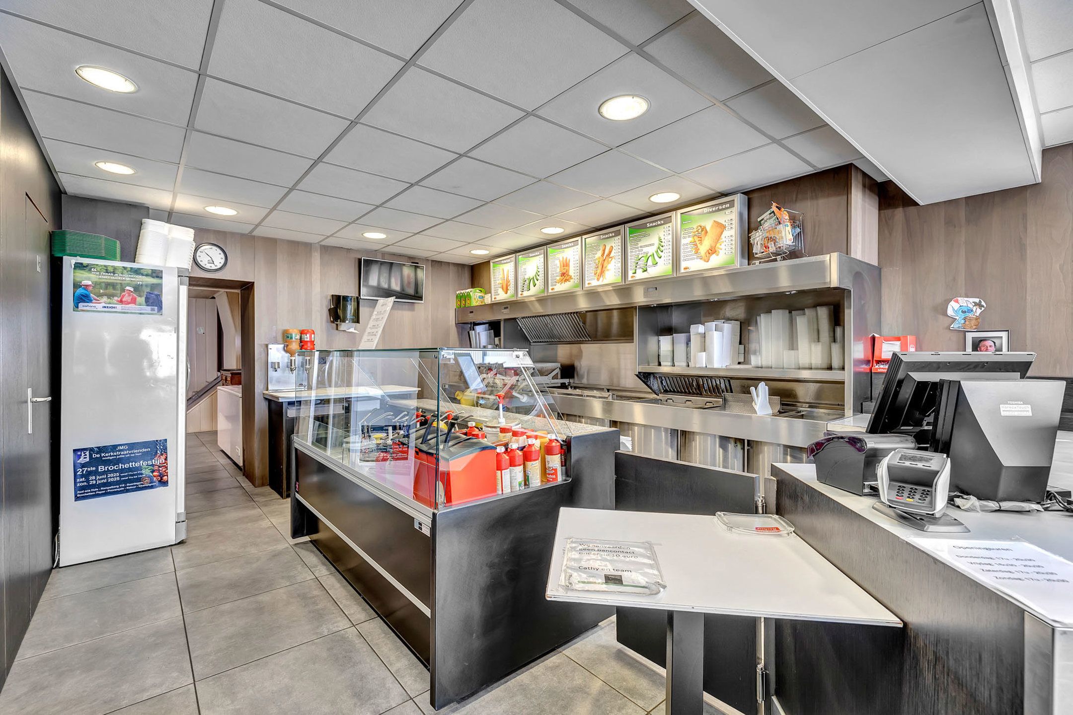 Bekende frituur + woonst met 3 slaapkamers in Baardegem foto 4