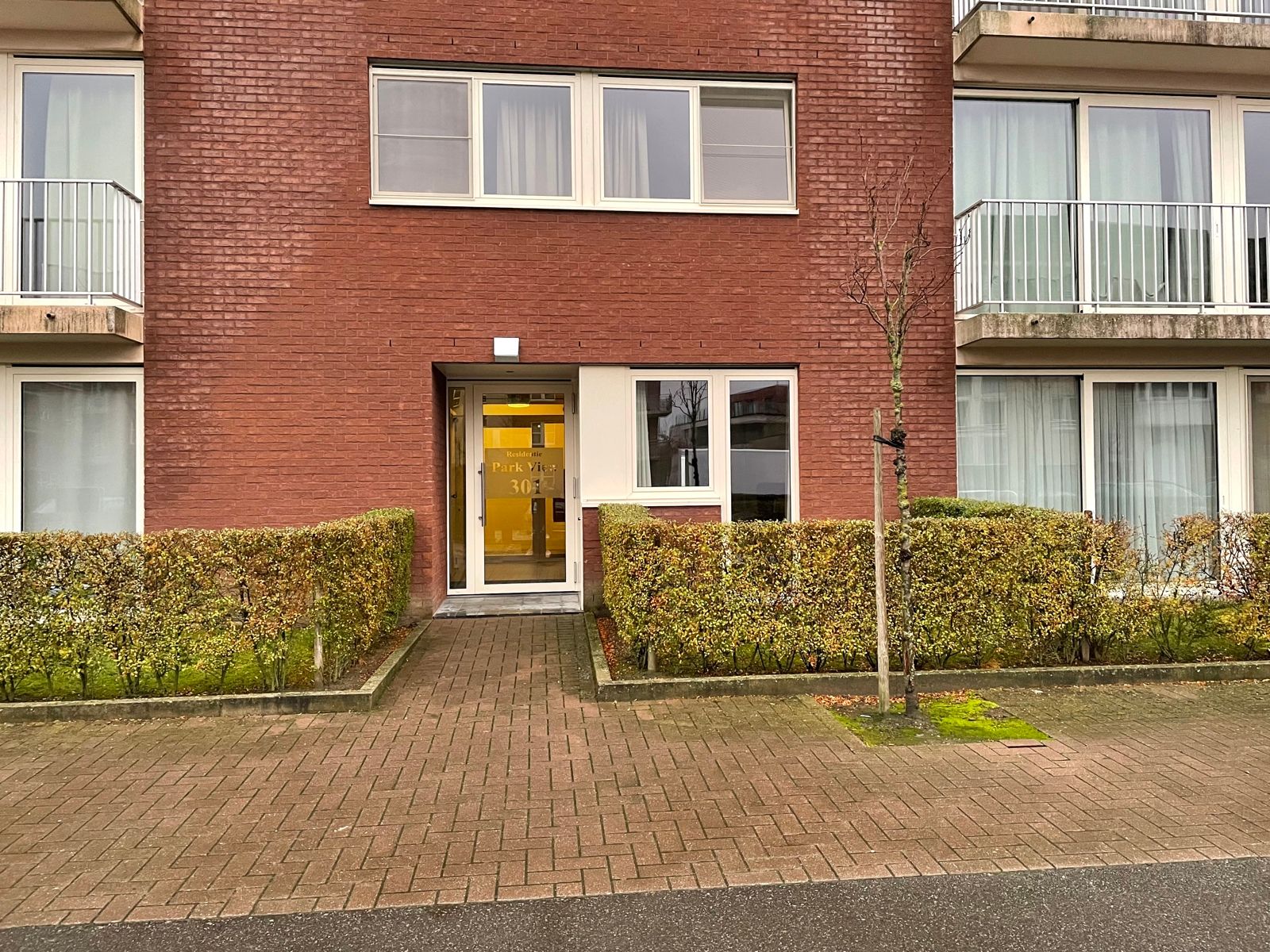 Gelijkvloers appartement met 1 slaapkamer, terras en tuintje foto 14