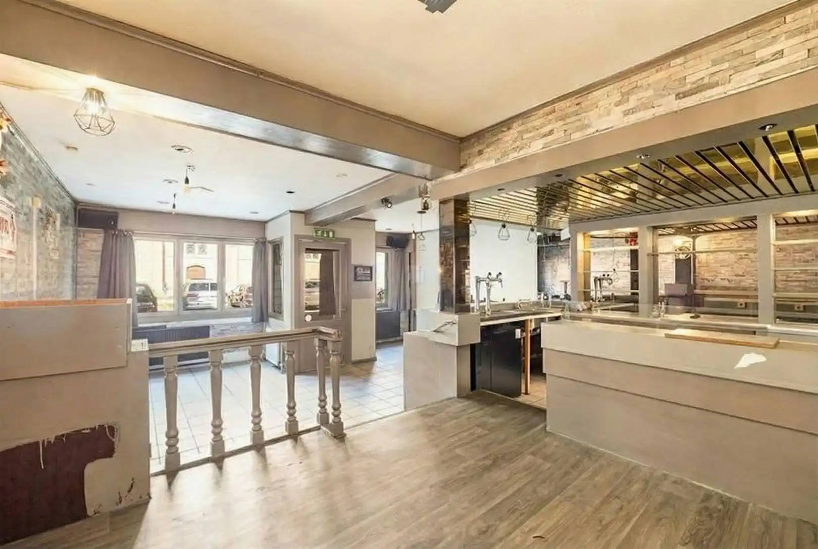 Handelshuis met studio en veel potentieel! foto 6