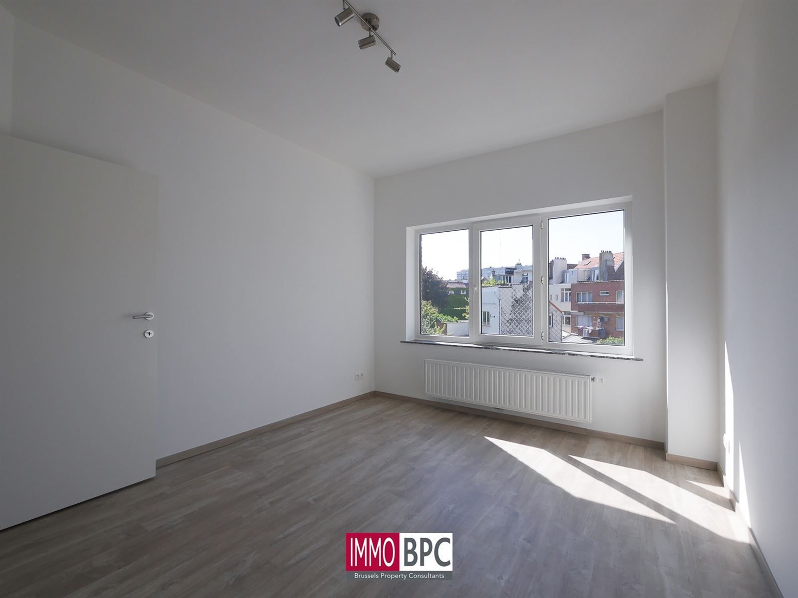 Gerenoveerd appartement met 2 slaapkamers foto 9