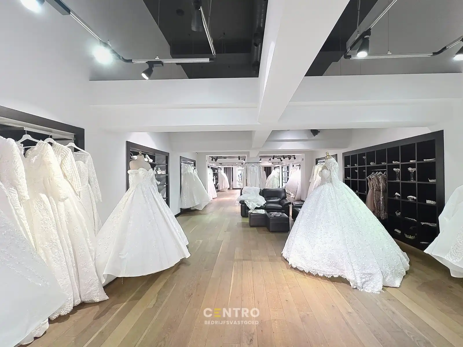 Handelspand met uitstraling (420 m² winkelruimte + extra stockruimte) te huur op topligging in OOSTSTRAAT, Roeselare. foto 18