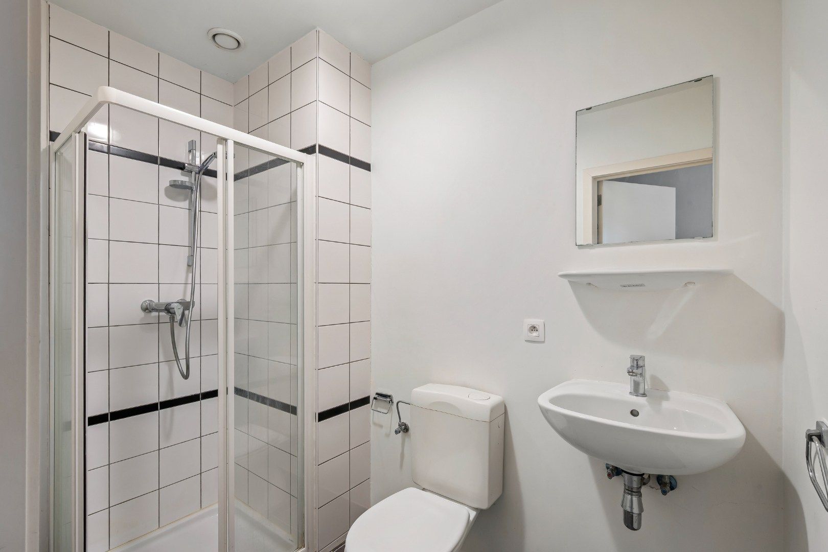 Studentenkamer met privébadkamer in Kortrijk-centrum foto 9