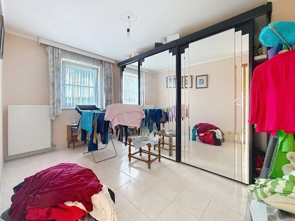 Goed gelegen woning met 3 slaapkamers én achterliggende garage foto 5