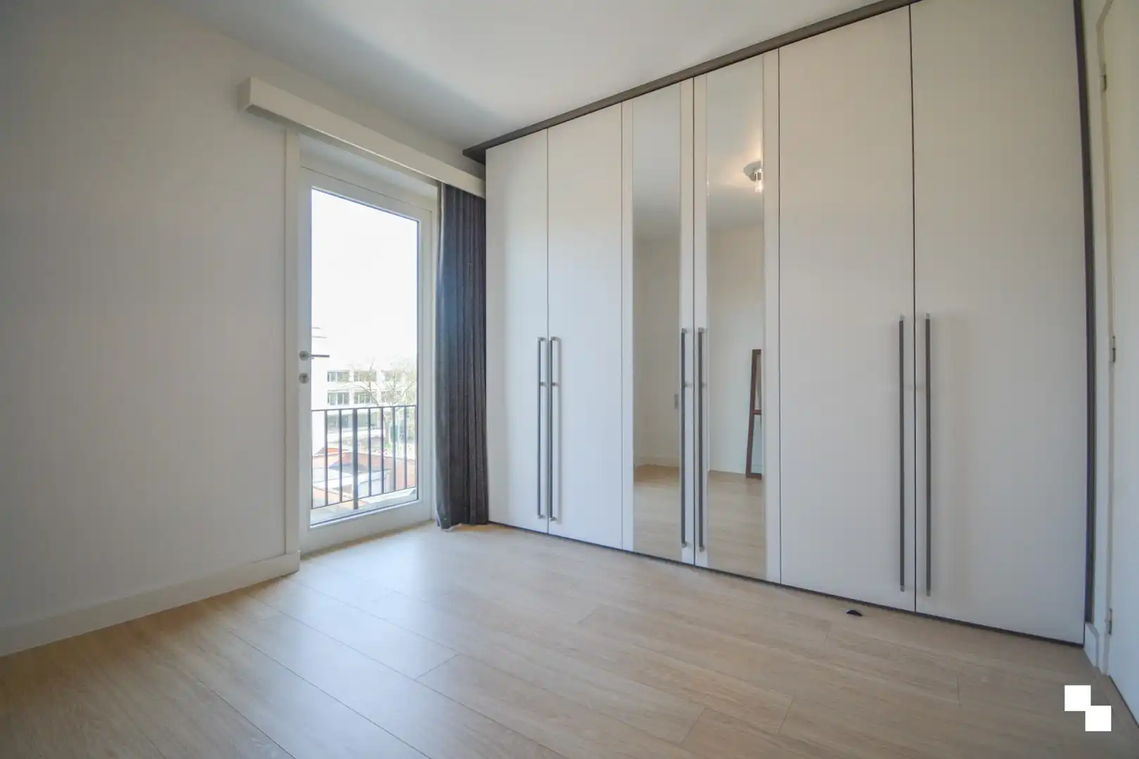 Zéér verzorgd, gerenoveerd 3-slaapkamer appartement te Roeselare foto 20