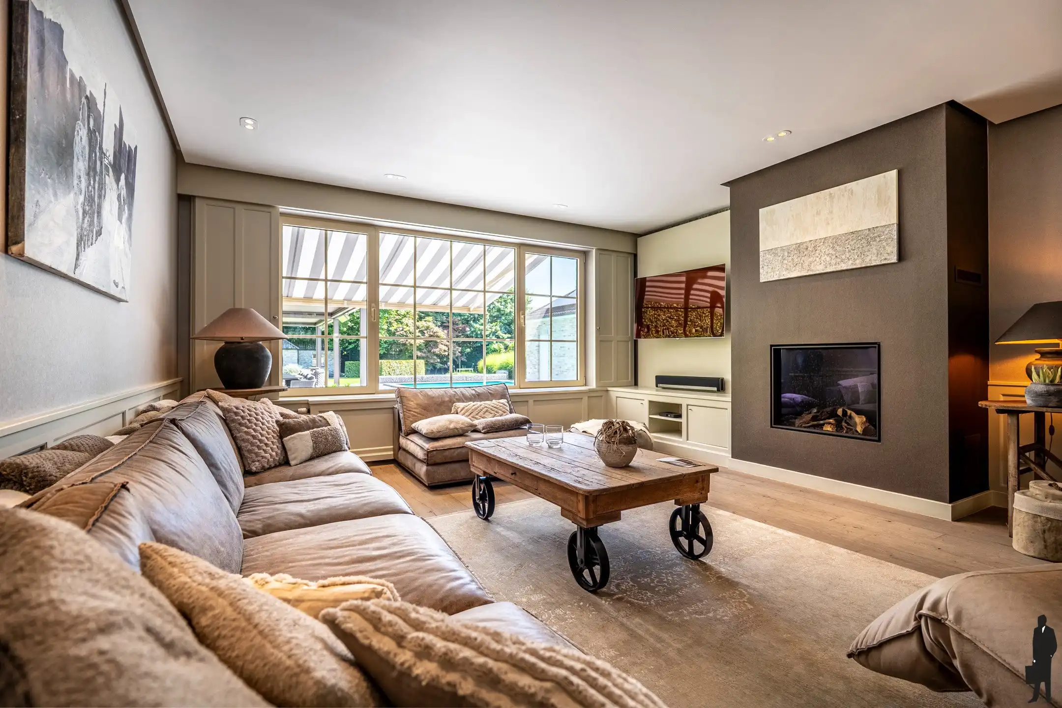 Unieke, recente villa te midden groen op grond van 2.135m² foto 6