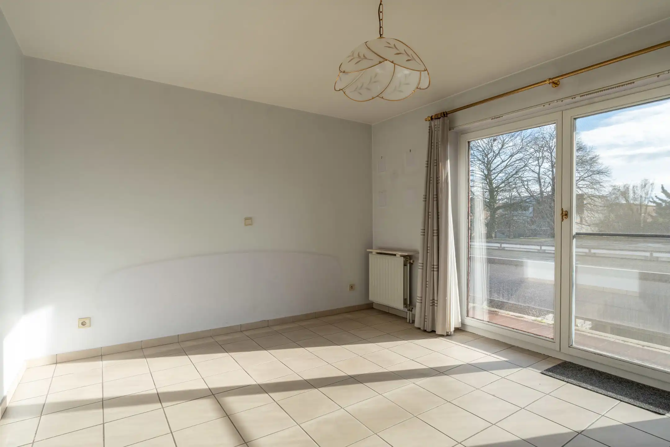 Goed onderhouden, gunstig gelegen 2 slpk app met garagebox. foto 16