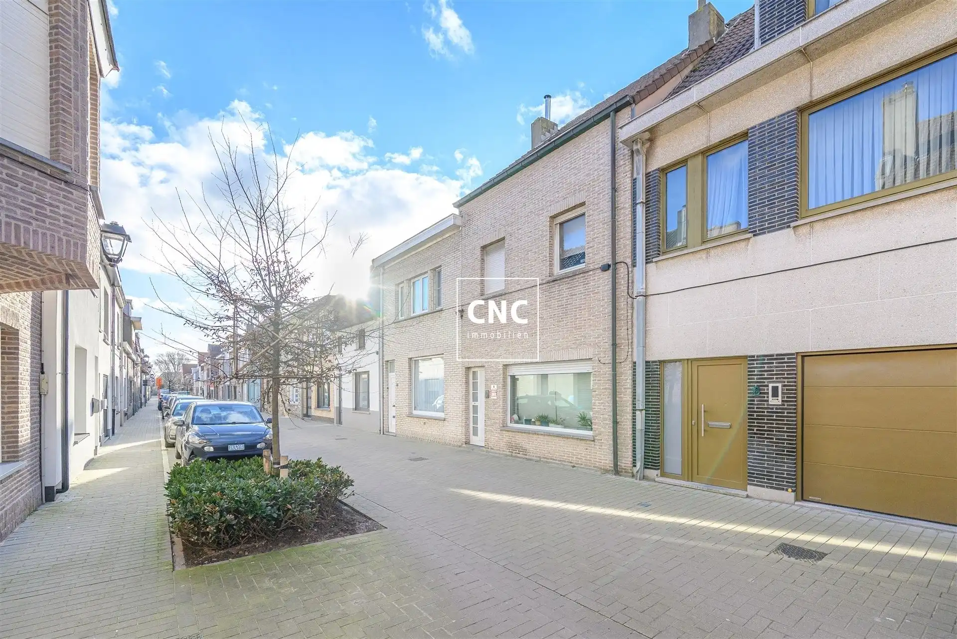 Rijwoning met renovatiepotentieel in het hart van Heist foto 24