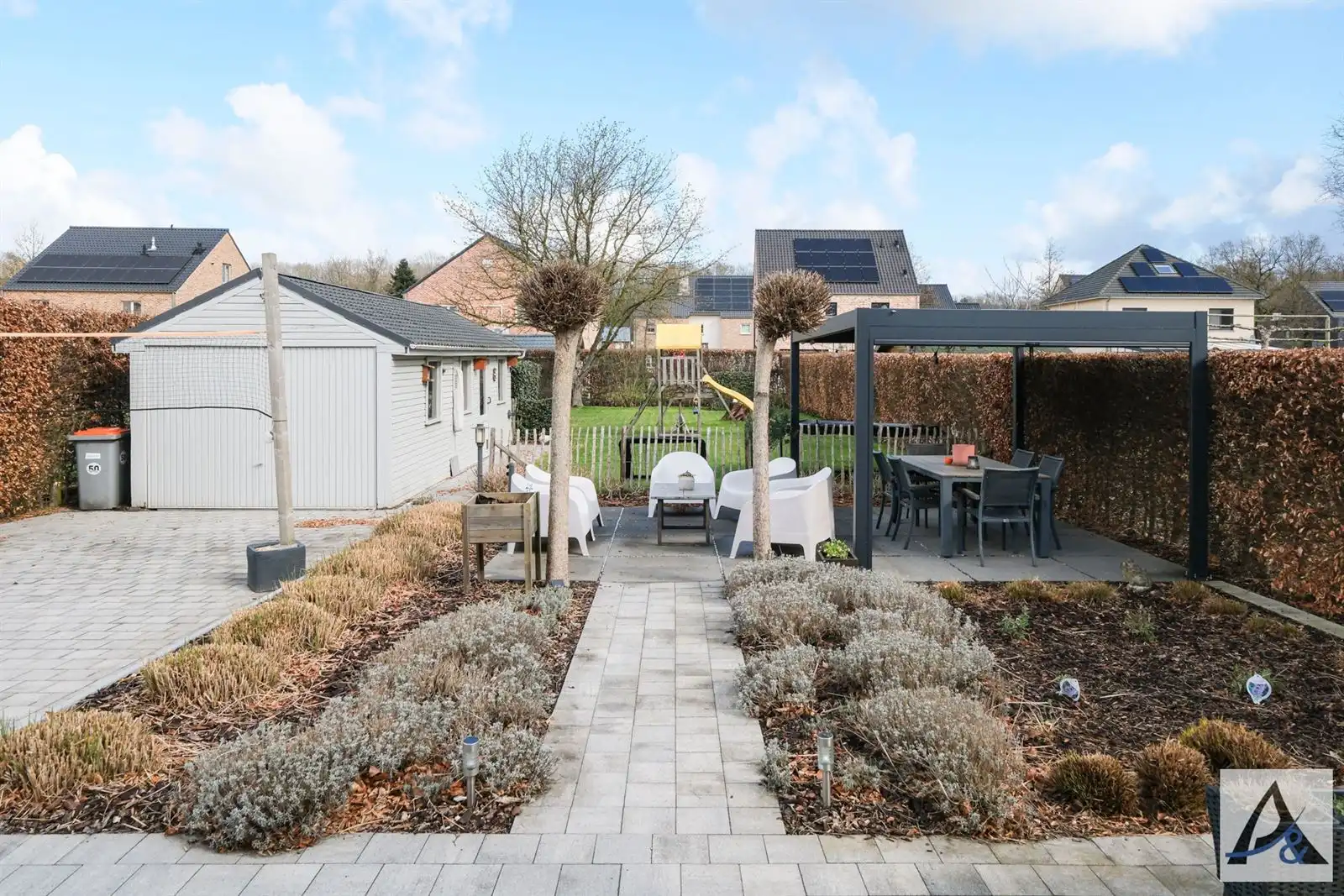 Instapklare eengezinswoning met prachtige tuin! foto 4