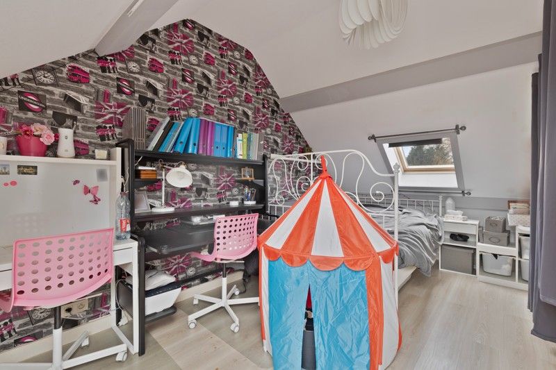 Ruime en instapklare bel-etage woning in Koningslo foto 15