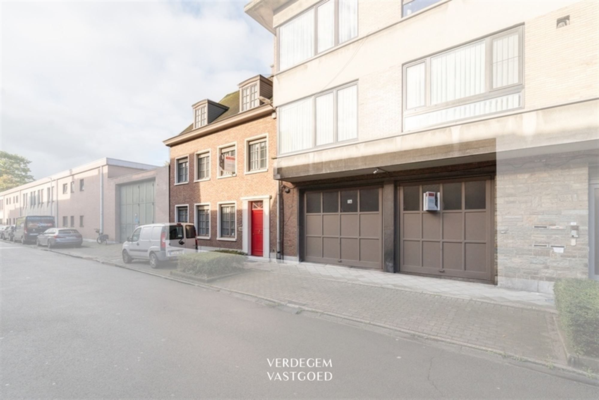 Unieke woning met authentieke elementen en garage/magazijn van 105 m² foto 19