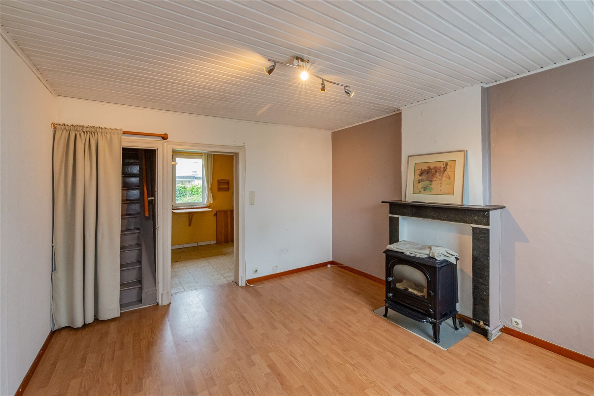 Te renoveren 3-gevel woning te koop in Beersel foto 3