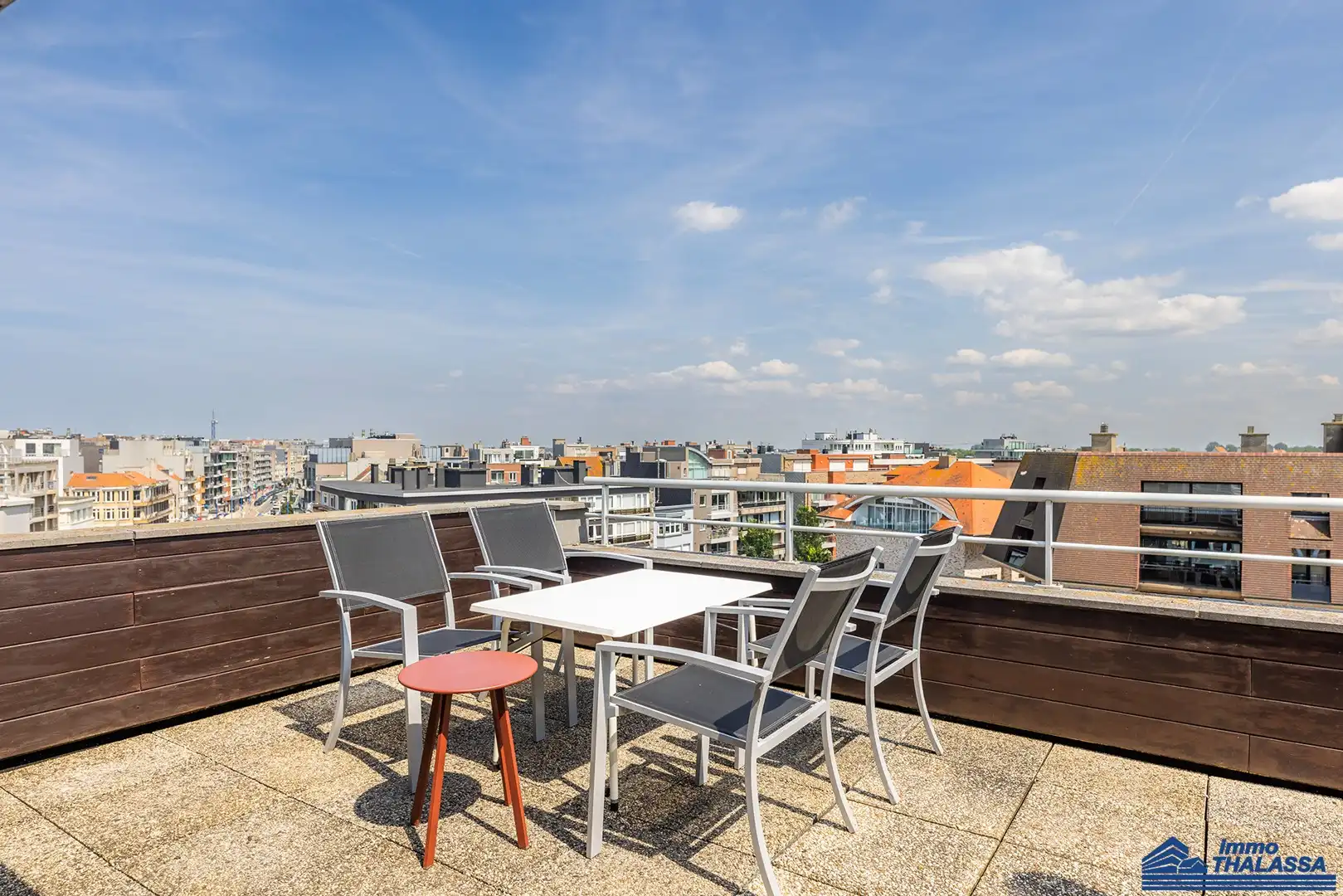 Gemeubeld appartement met extra studio foto 20