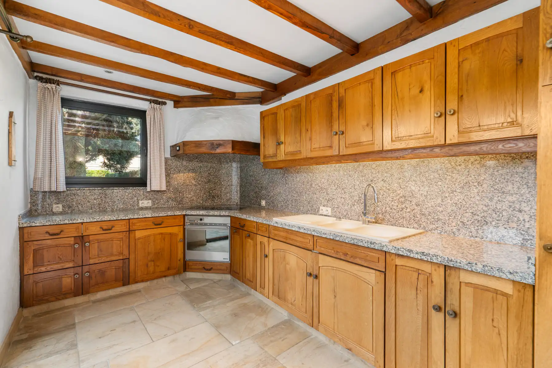 Gezinswoning met 3 slaapkamer + aangelegde tuin te Koningslo foto 10