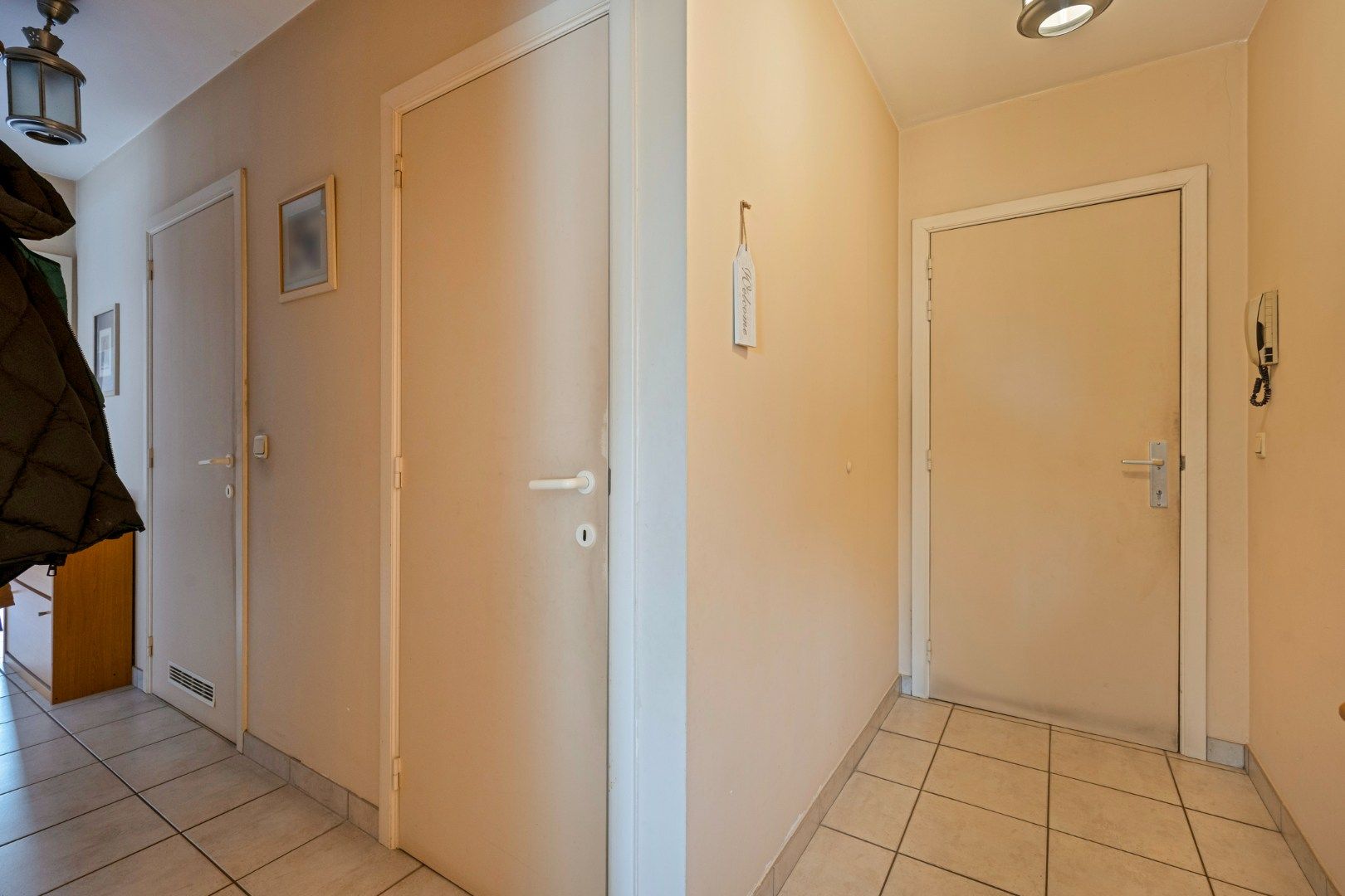 Goed gelegen 2-slaapkamerappartement  – EPC 130 kWh/m² - bewoonbare opp. 99 m² foto 4