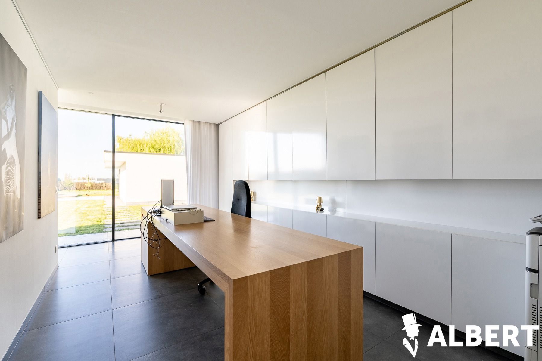 Unieke eigentijdse villa met zwembad foto 3