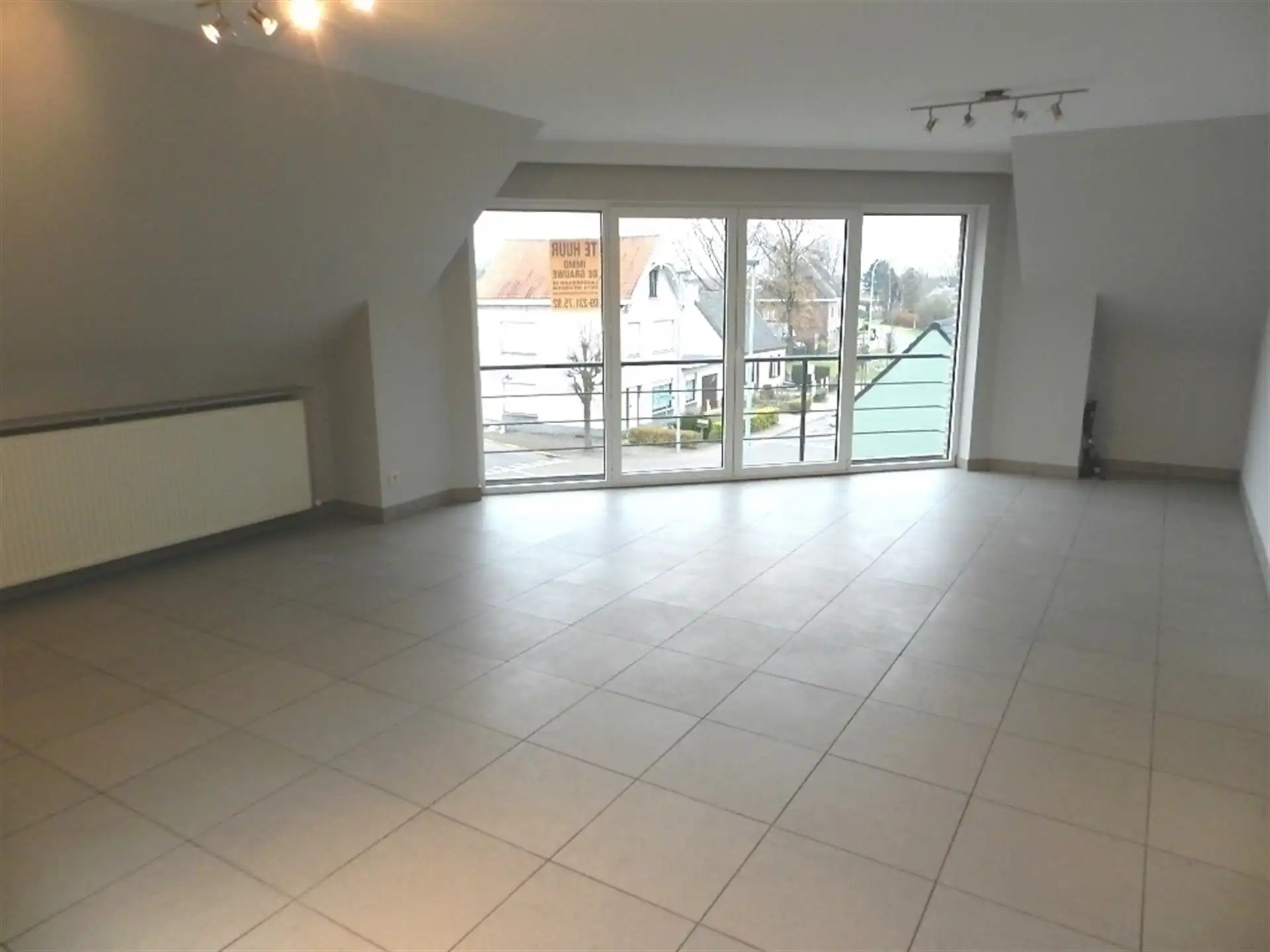 Appartement met groot terras gelegen op tweede verdieping van residentie “De Klaproos”. foto 2