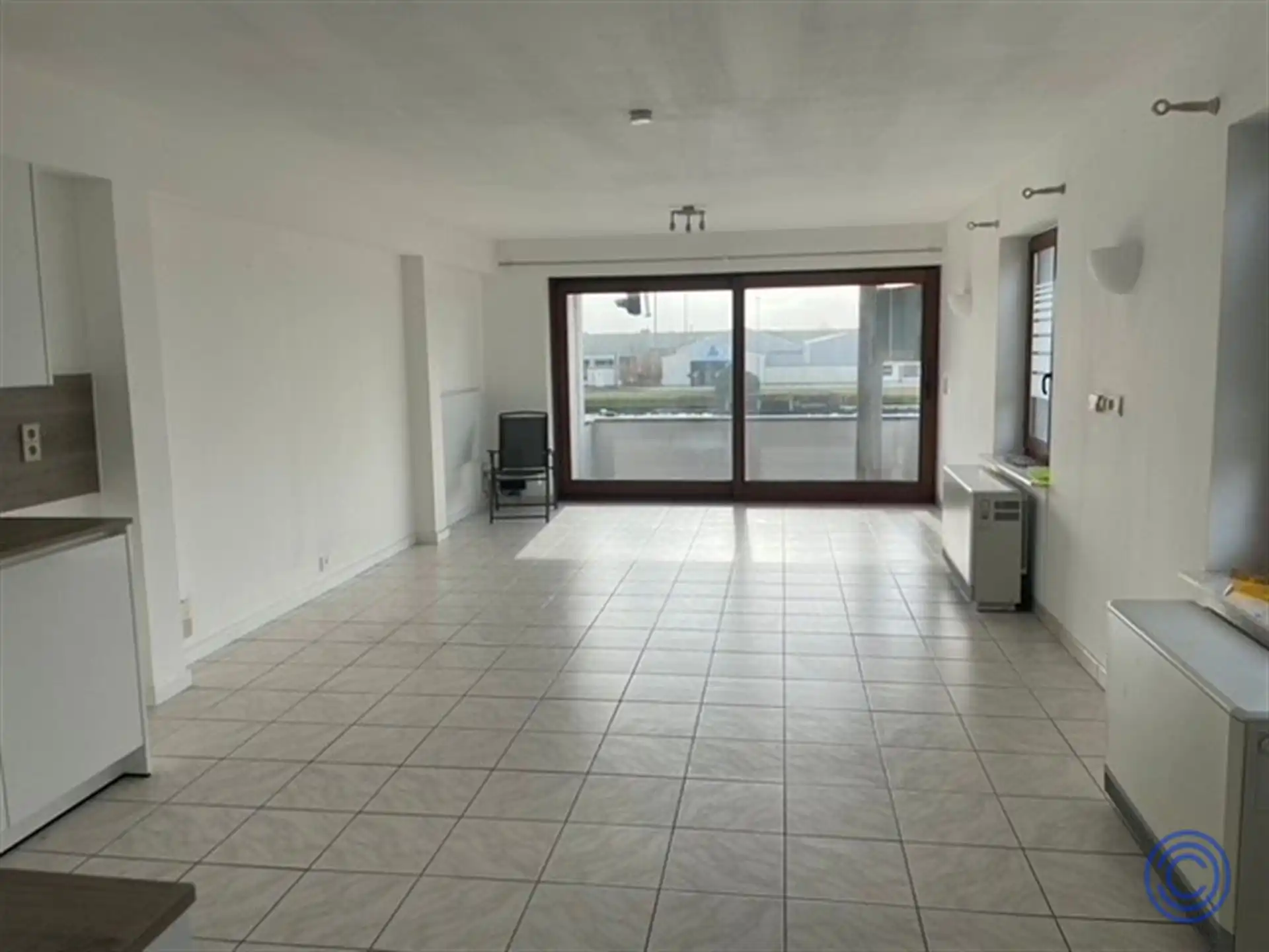 Verhuurd handelshuis op centrale ligging! foto 2