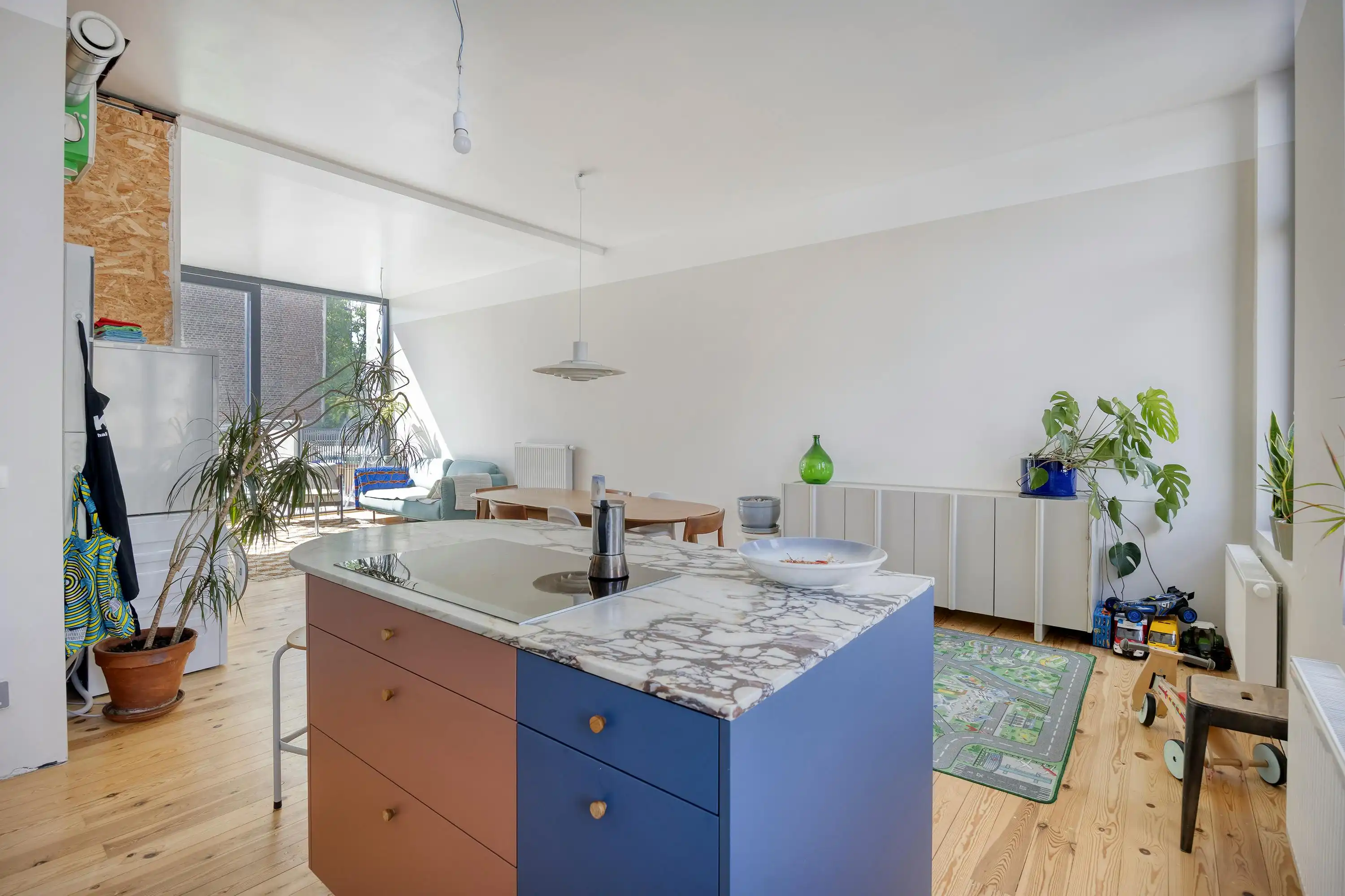 Gerenoveerd Herenhuis met Handelszaak & Kanaalzicht te Koop foto 10