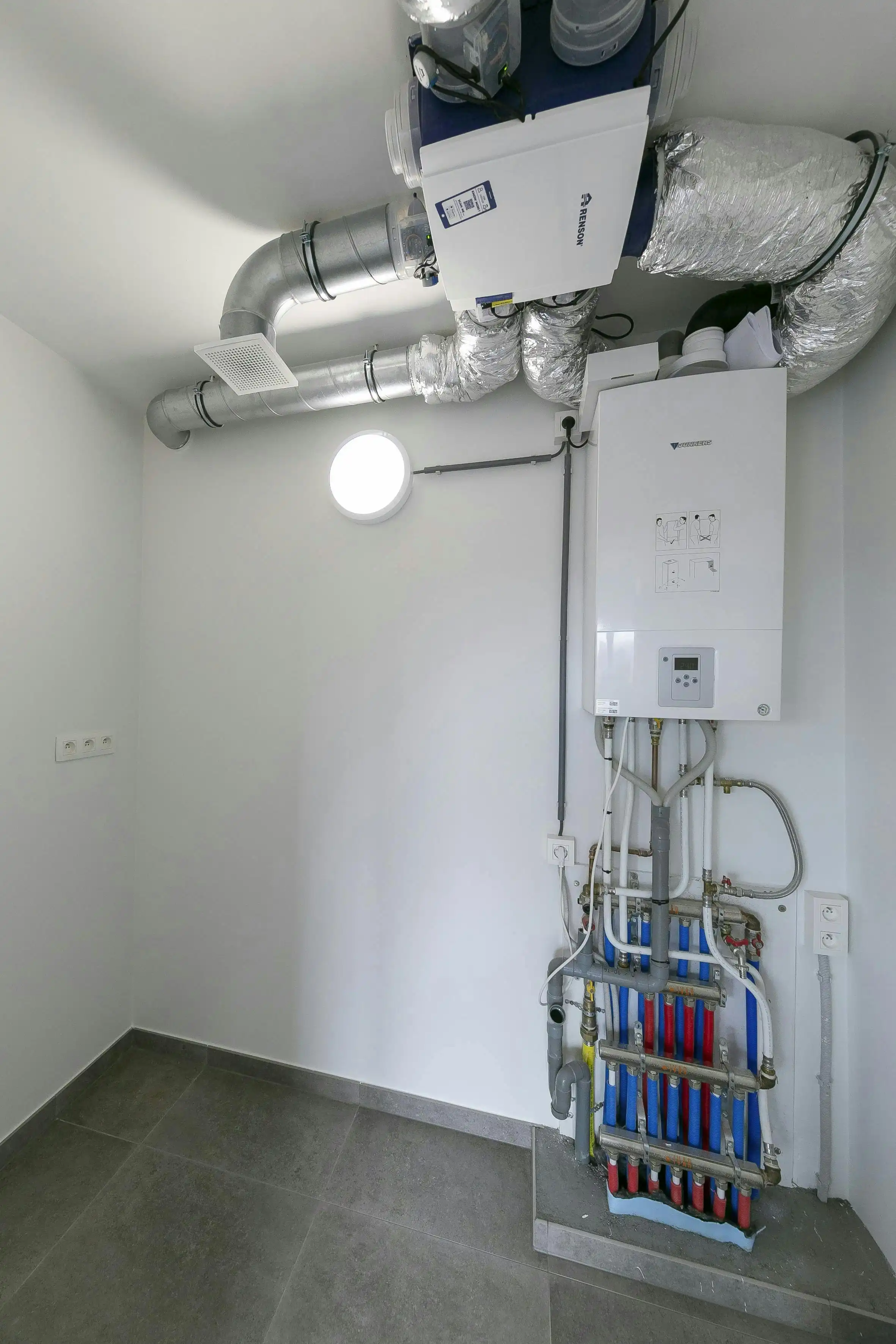 Gerenoveerd, energiezuinig appartement met 3 slaapkamers in Ieper  foto 7