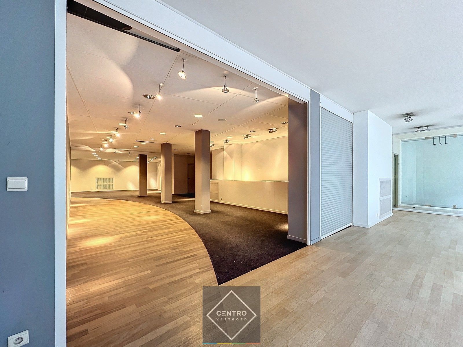 Unieke kantoorruimten van 660m² te Roeselare - dicht bij de Grote Markt aan zeer AANTREKKELIJKE prijs! foto 18