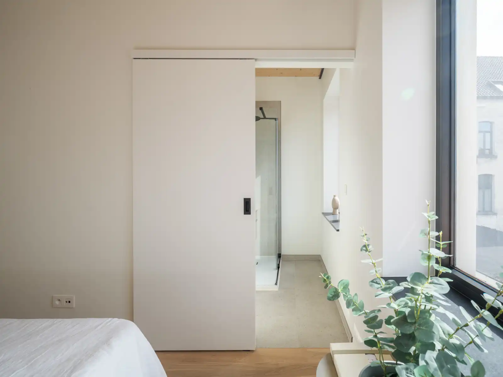 Laatste appartement! Lichtrijk gerenoveerde penthouse vlakbij Gent centrum foto 11