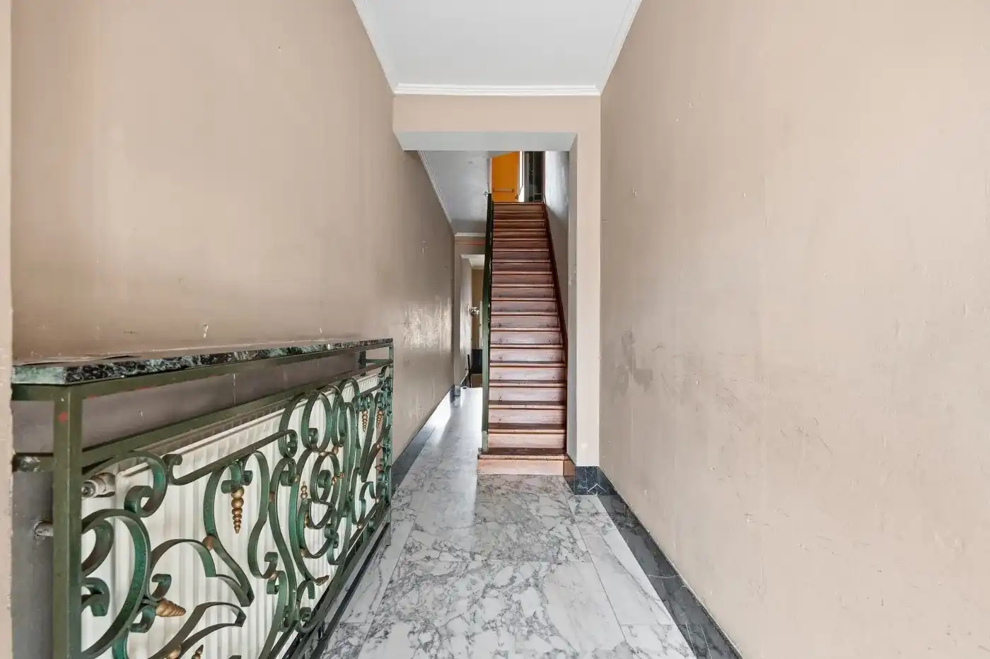Te renoveren bel-étagewoning op topligging in het centrum van Tienen foto 7
