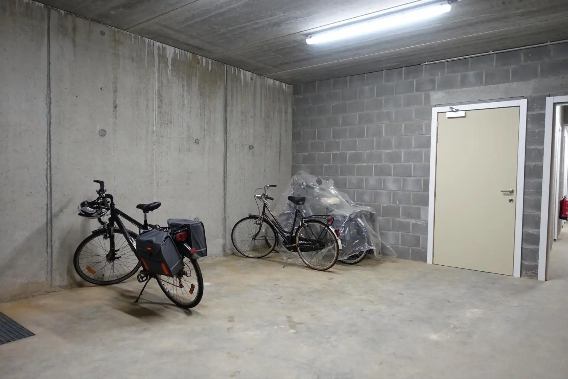 Hedendaags 2 slpk app met riant terras foto 19