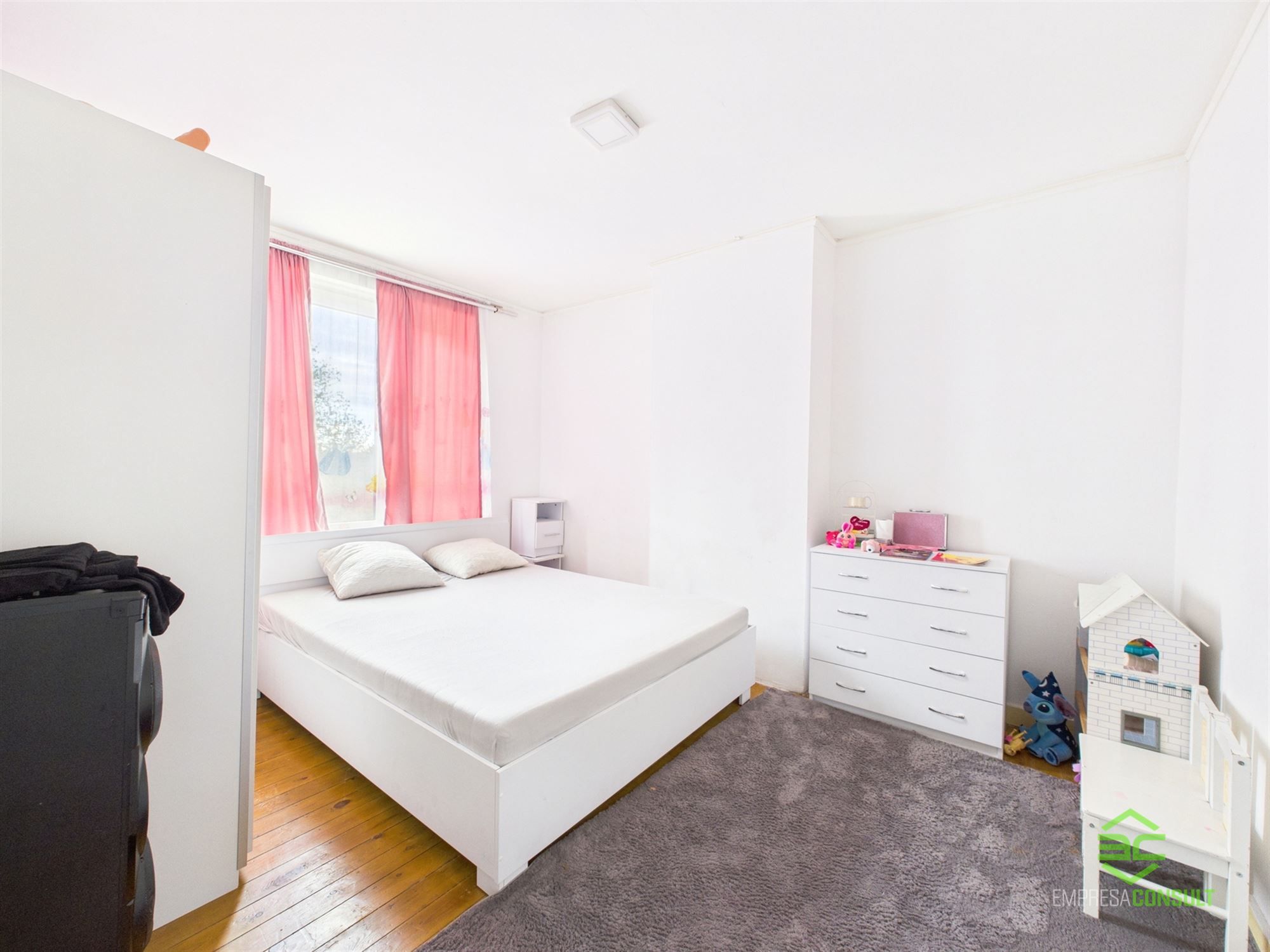 Ruime gezinswoning met 4 slpk in Ezemaal! foto 11