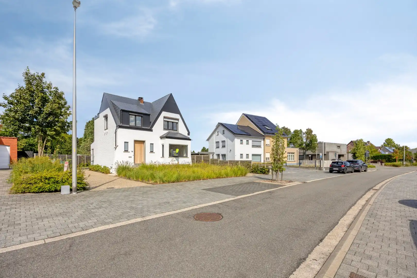 Gerenoveerde woning met 3 slpks, ruime tuin en inpandige garage in Tessenderlo-Ham ! foto 27