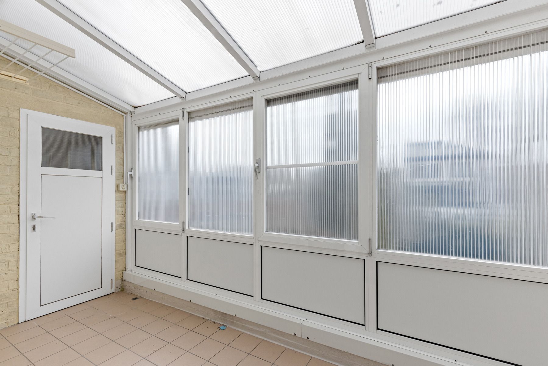 Bel-étage met grote garage en potentieel te Sint-Michiels foto 8