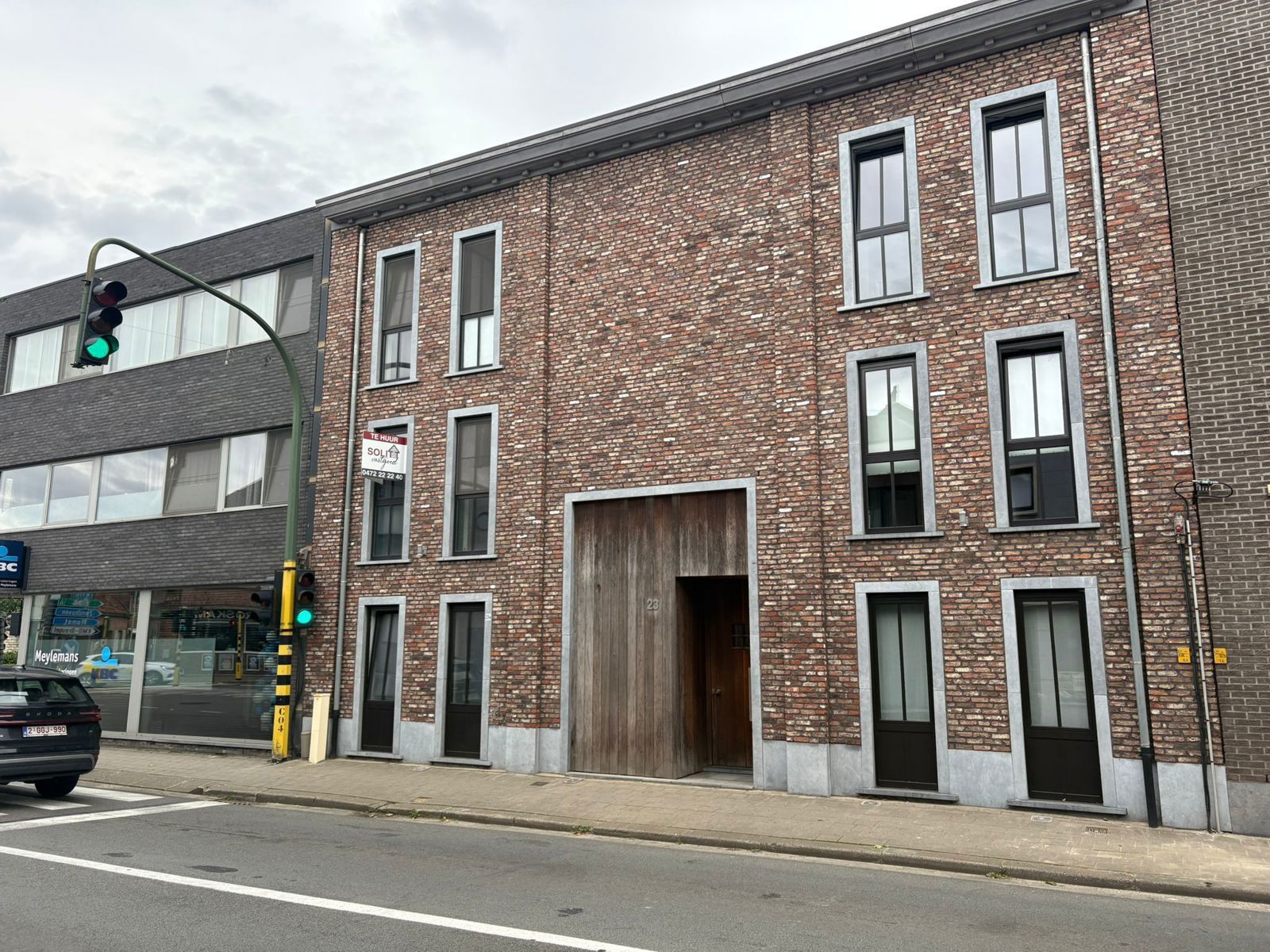 App met 1 slpk, terras en parking in het centrum van Nijlen foto {{pictureIndex}}