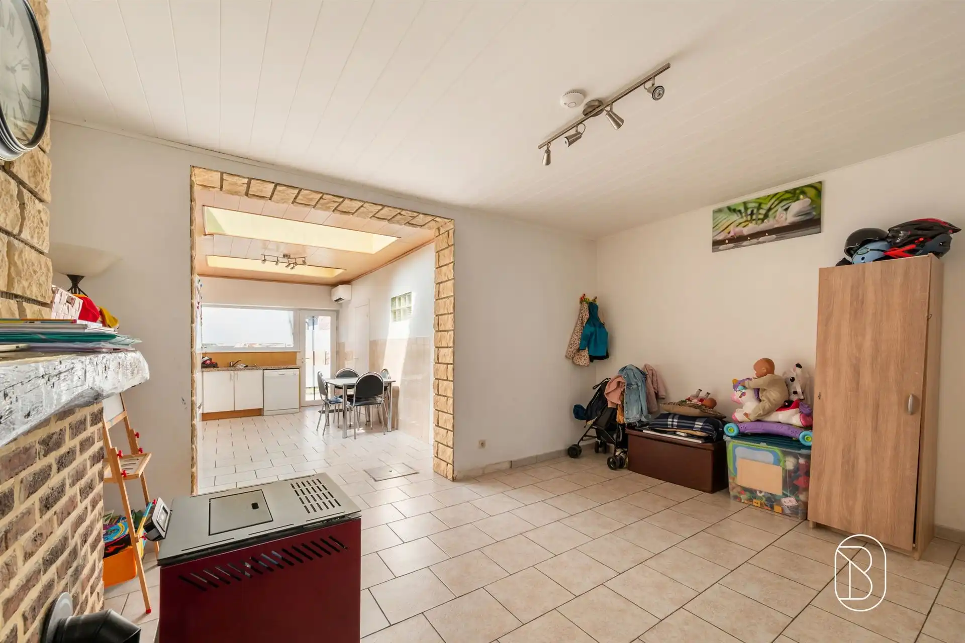Rustig gelegen woning met 3 slk, bureau en tuin! foto 3
