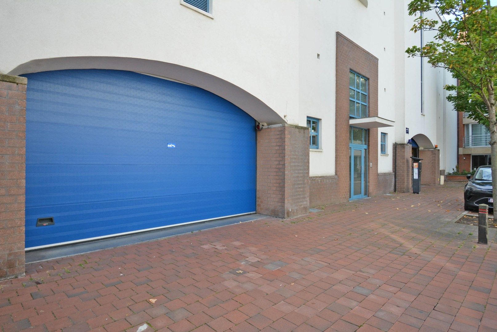 gemakkelijke toegankelijke garagebox centraal gelegen foto {{pictureIndex}}