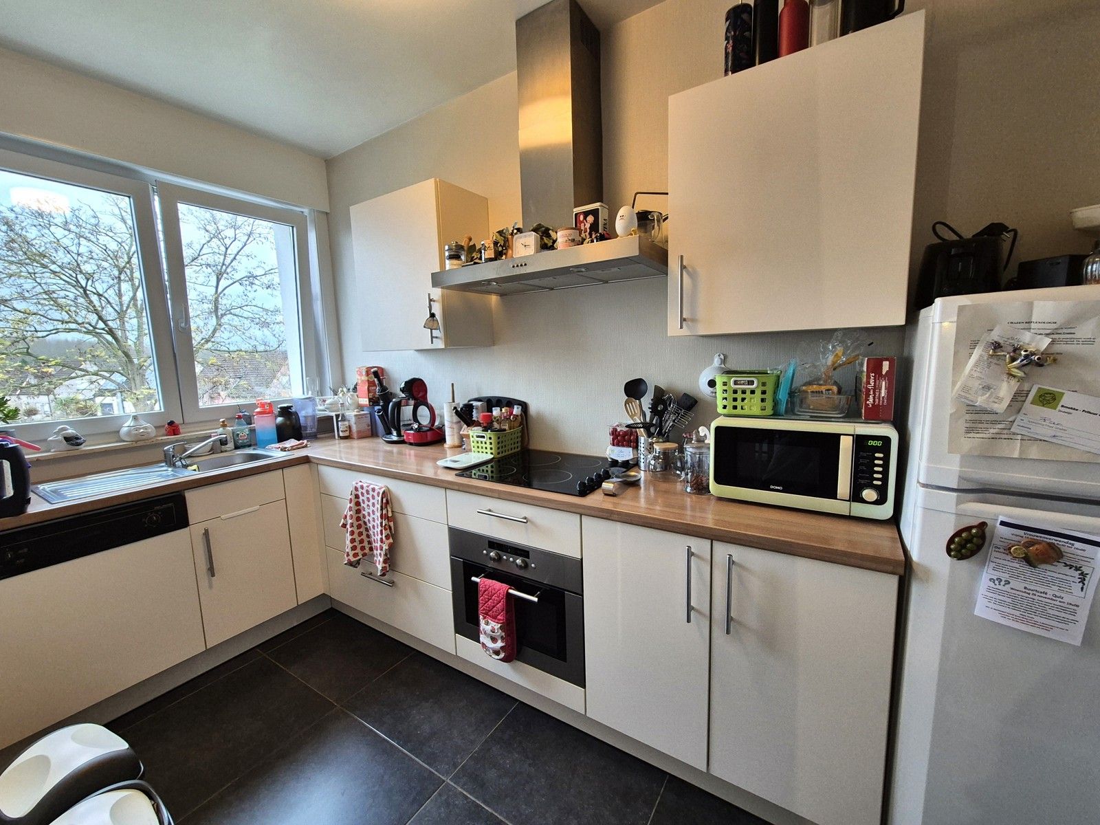 Rustig gelegen met royale living, veel licht en garage foto 6