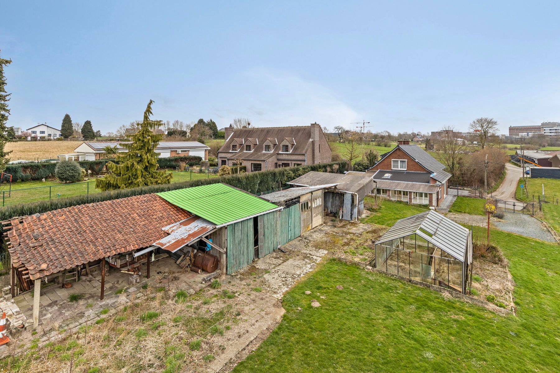 Rustig gelegen villa met 4 slaapkamers en leuke tuin foto 5