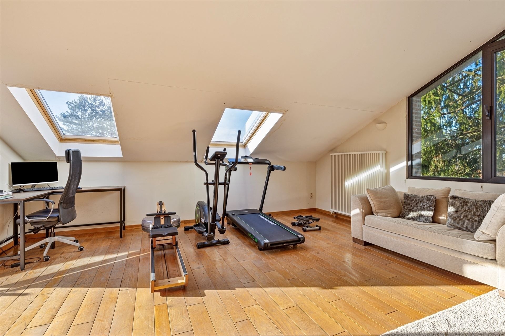 Ruime klassieke villa met zwembad in doodlopende straat foto 33