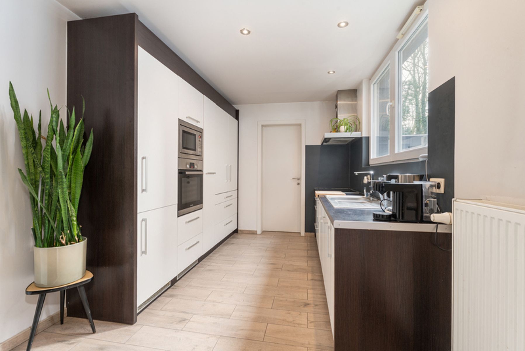 Vernieuwde woning met garage en stadstuintje foto 7