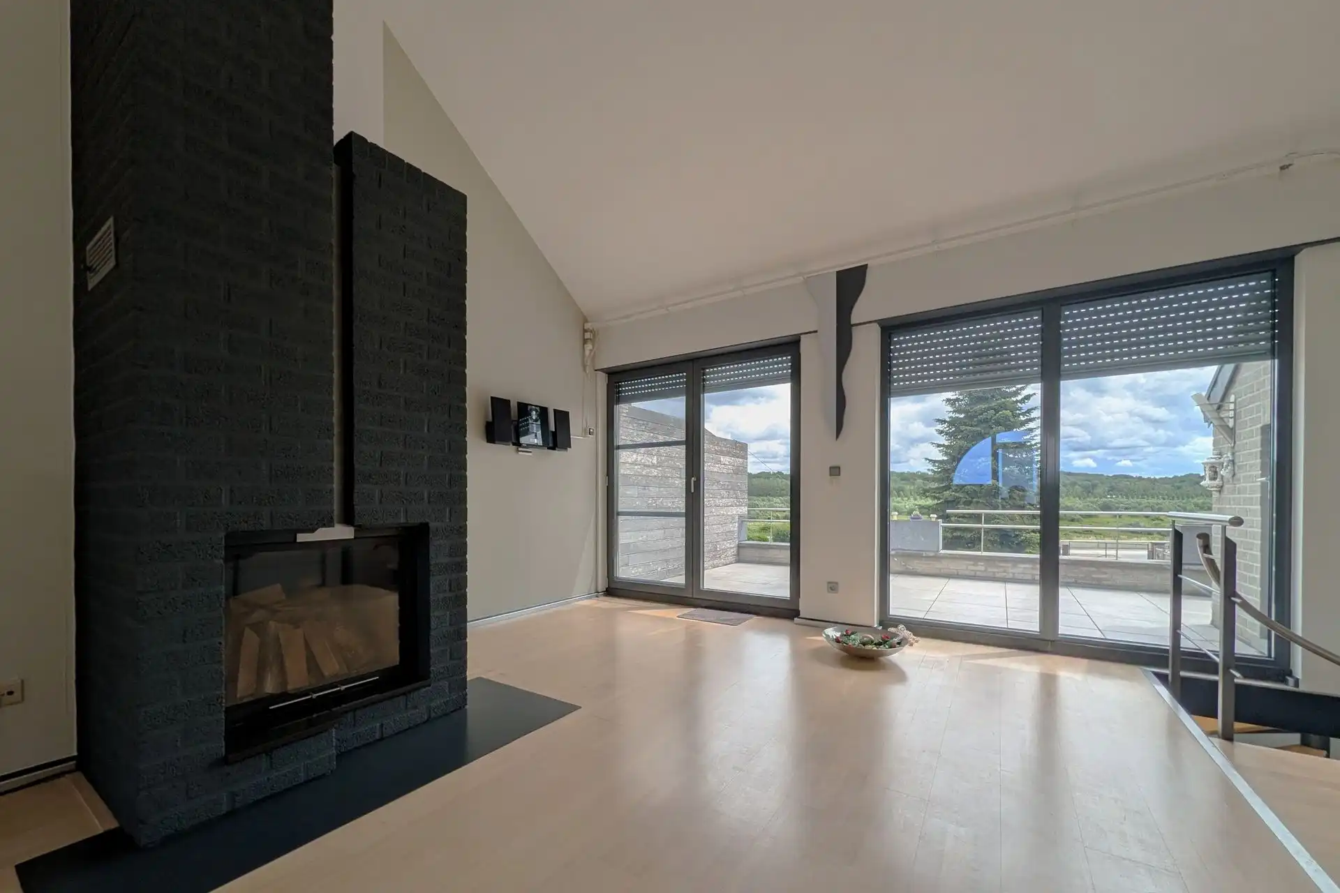 Grotestraat 332/2 – genieten van comfort, sauna, ruime inpandige garage, prachtig aangelegde tuin en een uniek uitzicht over de Maas! foto 20